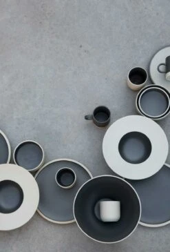 ByOn Fumiko Soup Plate 25x7,5 Cm, Beige/Black -Einrichtungsgeschäft byon fumiko soup plate 25x75 cm beige black 4