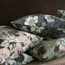Flower Linen Kissenbezug 50x50 Cm, Grau -Einrichtungsgeschäft ceannis flower linen kissenbezug 50x50 cm 4