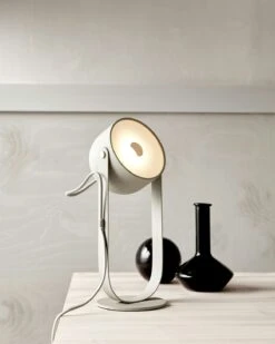 Svejk 13 Tischlampe, Beige/Messing -Einrichtungsgeschäft co bankeryd svejk 13 tischlampe 2