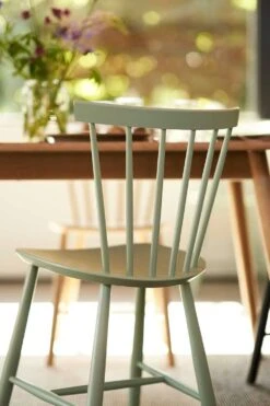 J46 Stuhl, Dusty Green 12 J46 Stuhl, Dusty Green -Einrichtungsgeschäft fdb mbler j46 chair dusty green pantone 556c gloss 10 4