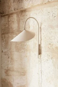 Ferm LIVING Arum Swivel Wandleuchte, Cashmere -Einrichtungsgeschäft ferm living arum swivel wall lamp 5