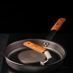 Kockums Jernverk Grillpresse Mit Griff Aus Tärnsjö-Leder -Einrichtungsgeschäft kockums jernverk grillpresse 5