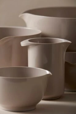 Rosti Margrethe Schüssel Humus, 2 L -Einrichtungsgeschäft rosti margrethebowl 05l humus 2